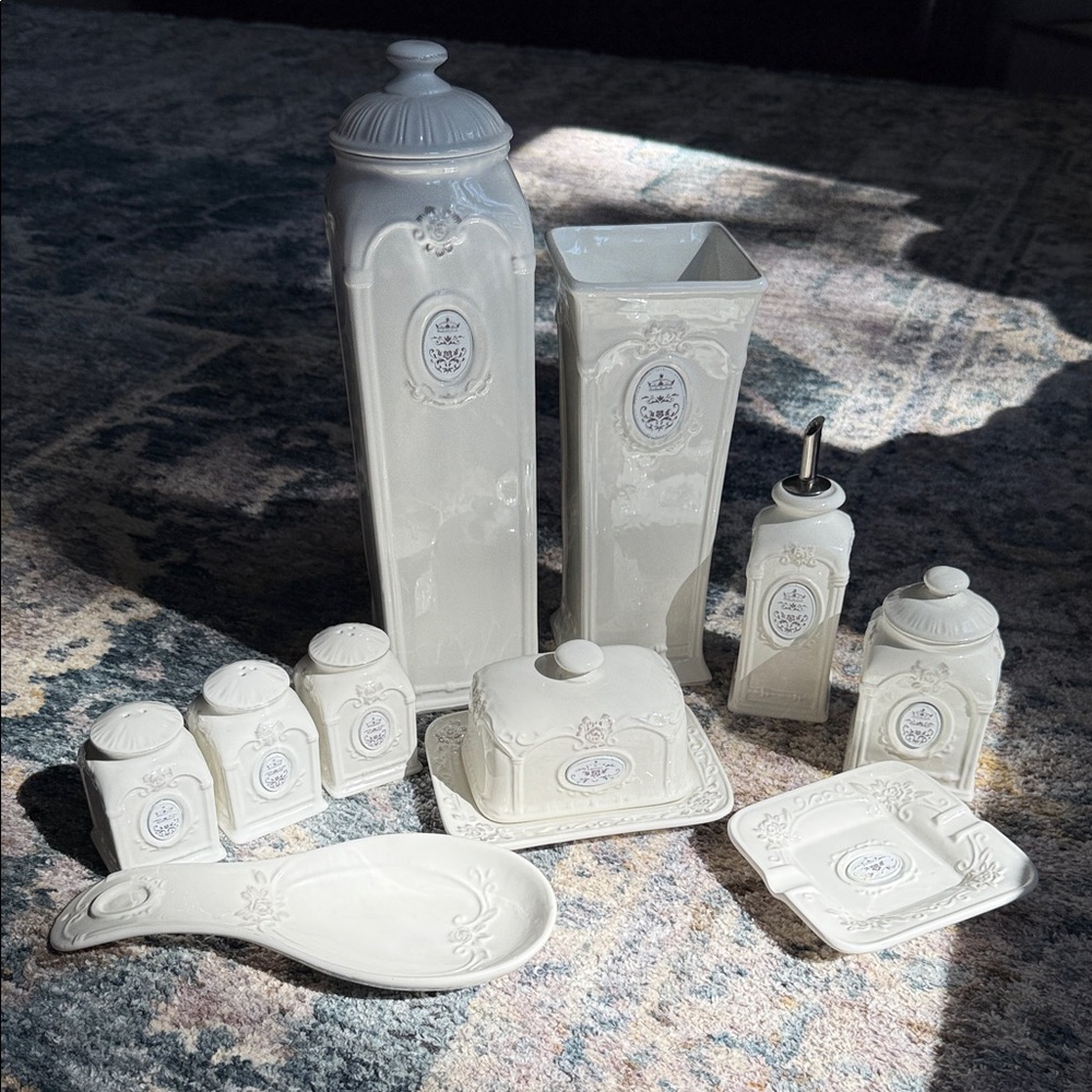 NWT DinnerTime kitchen set